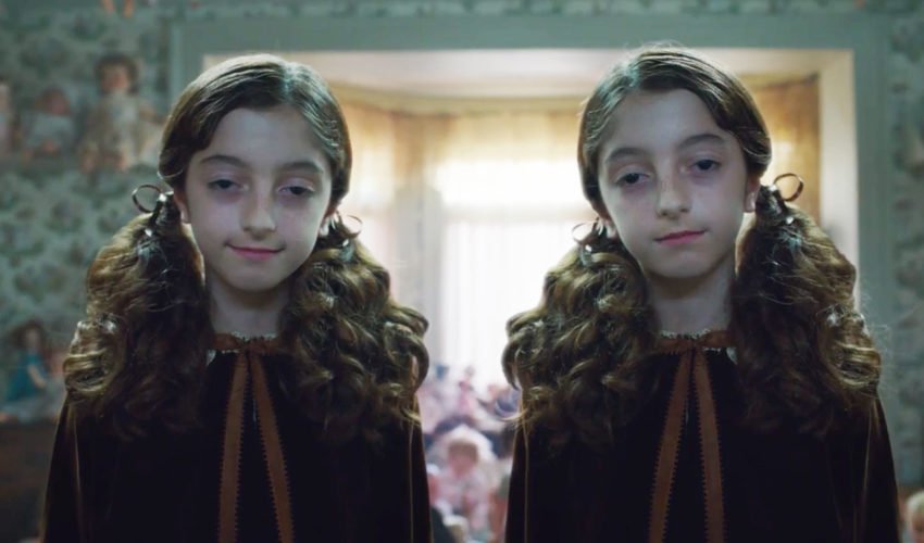 Twins Share Unexplained Spooky Stories of their Supernatural Connections