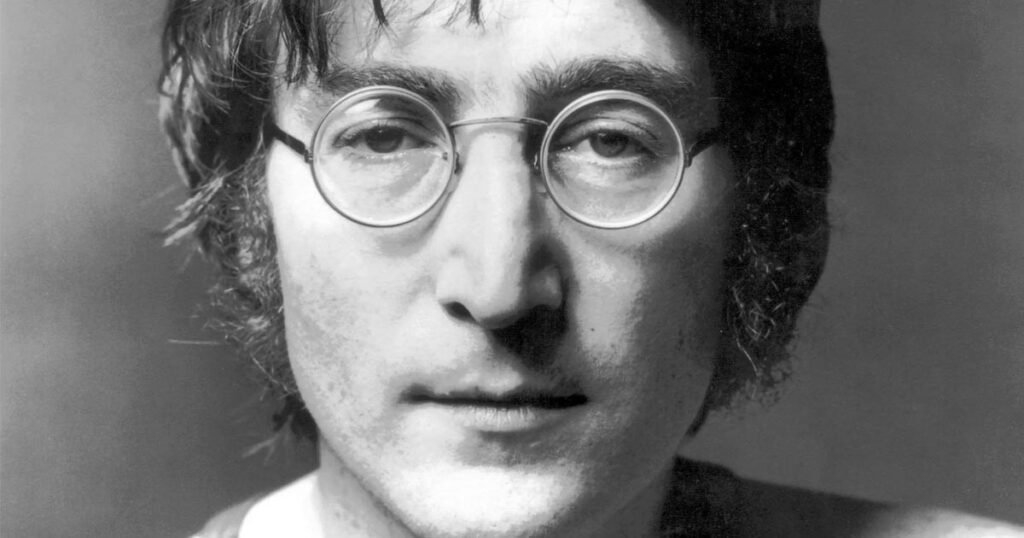 The story of John Lennon's death and his crazy fan behind it